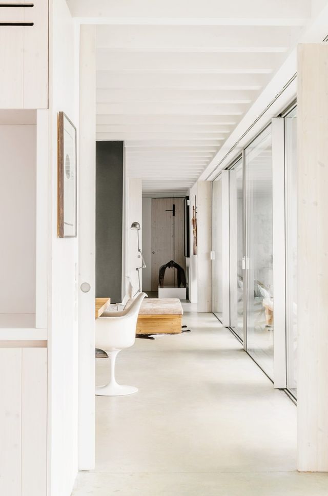 Casa da Volta — Contemporary Walled Villa with Courtyards & Exceptional Natural Light