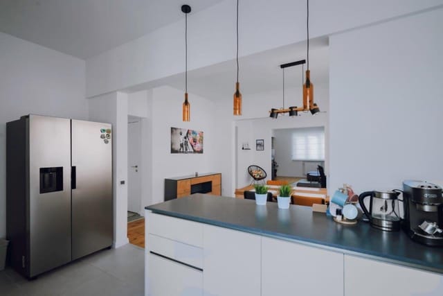 Luminous Central Retreat Spacious 2BD Apartment