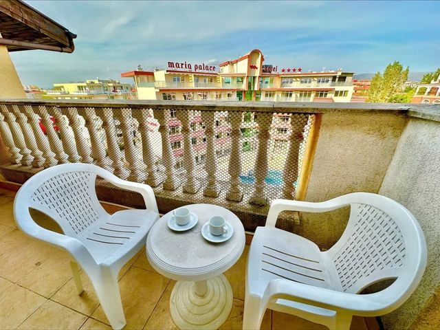 Cozy Apartment with Balcony  Royal Sun