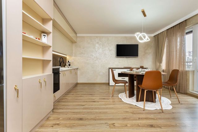 Sunny Modern 1BR Retreat with Cozy Balcony