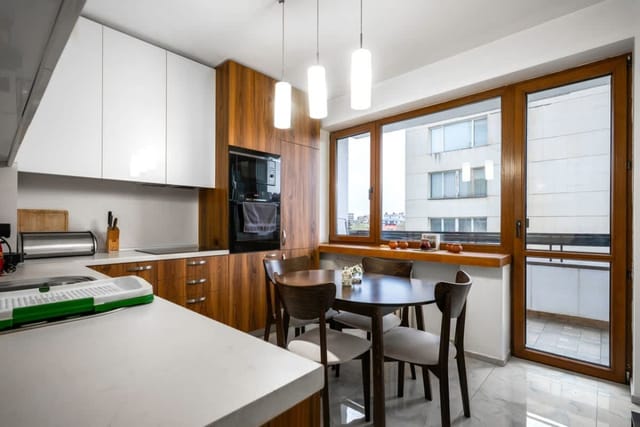 The Cosmopolitan Shine 1-BDR Pet-Friendly Flat