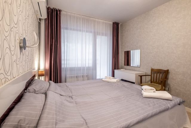 Jewelry - 1 bedroom apartment