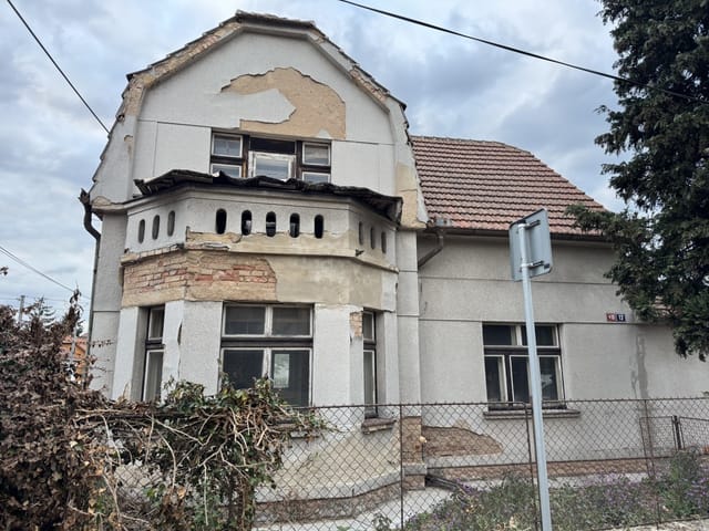 Old horor house