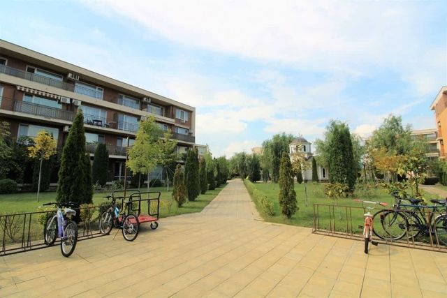 Holiday Cozy Apartament with Pool View