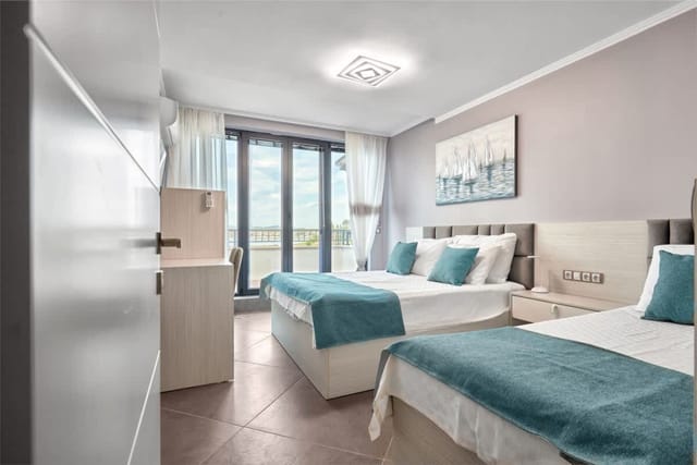 3BD Beach Paradise with a Stunning View + Parking