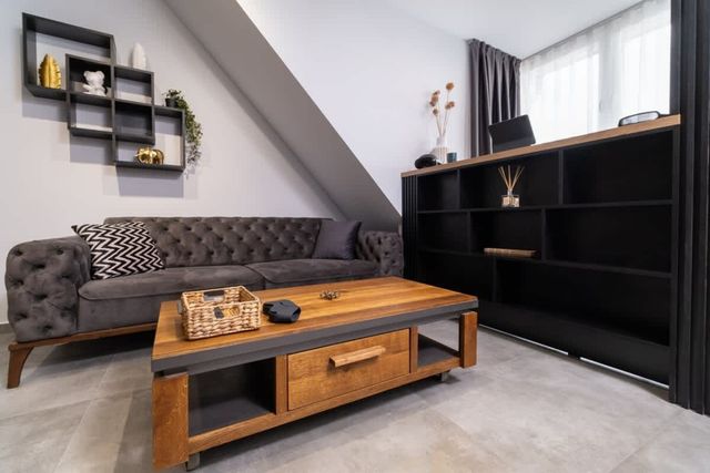 Central Plovdiv: Modern 1BR with Netflix & Balcony