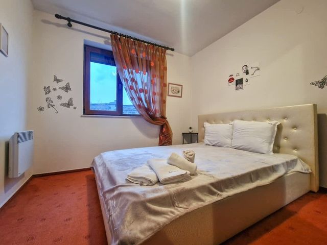 Cozy 2-Bedroom Stay with Parking in OLD INN Bansko - Photo 4