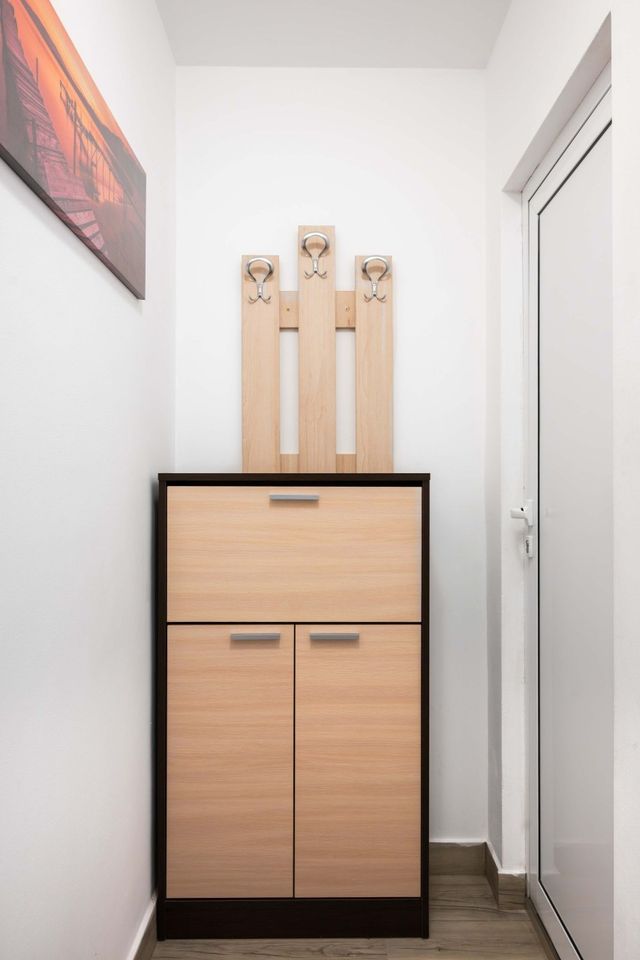 Sunny & Modern 1BD Apartment