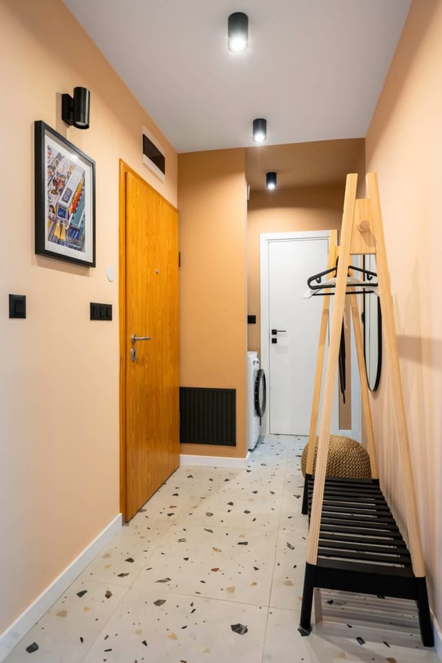 Modern&Central 2-BD with Parking