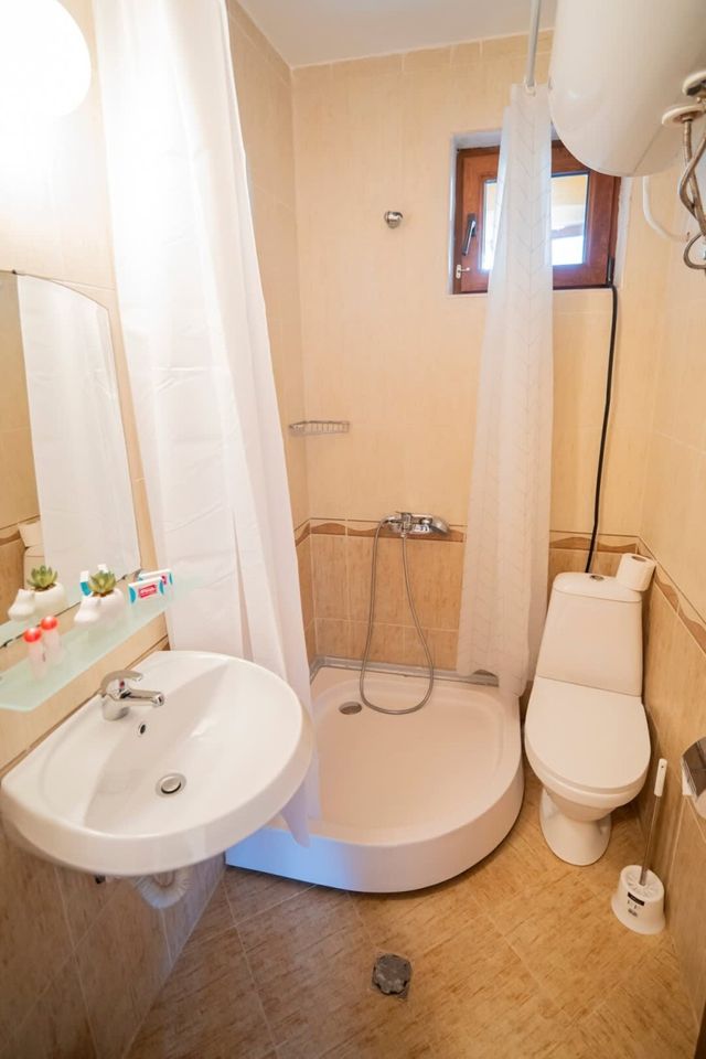 The Family Courtyard - Very LARGE 2BD Apartment