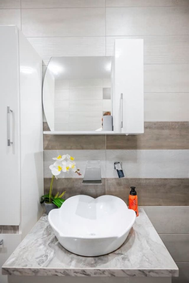 Feel Right at Home - Bright and Modern Apartment