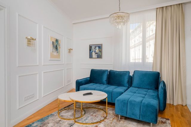 The Purely Placed 1BD Central Flat