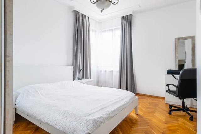 Vitosha Str 2BD White & Blue Apt