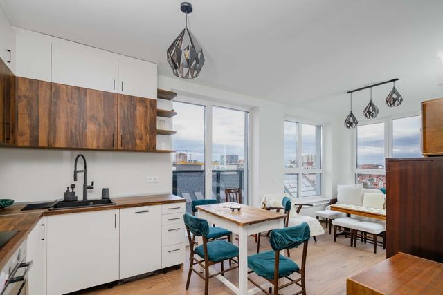 Charming 1BR with Balcony and View