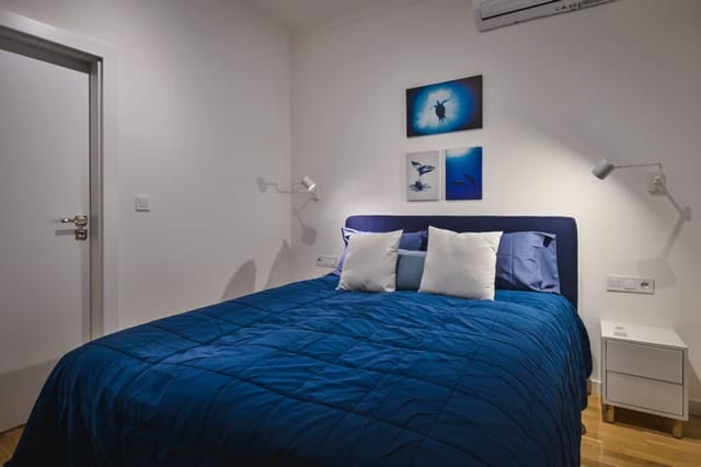 Pieces of Nature in a Stylish One-bedroom Flat - Photo 2