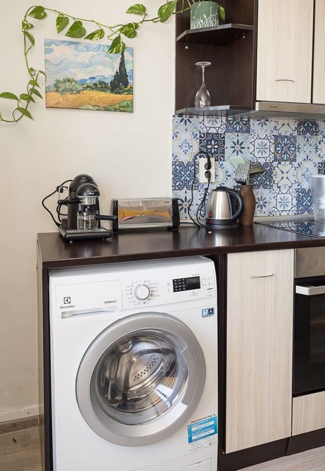 Cozy Sea-View Flat with Balcony in Galata, Varna