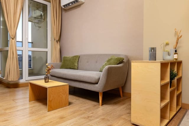 Plaza Nest - Cozy Studio Apartment