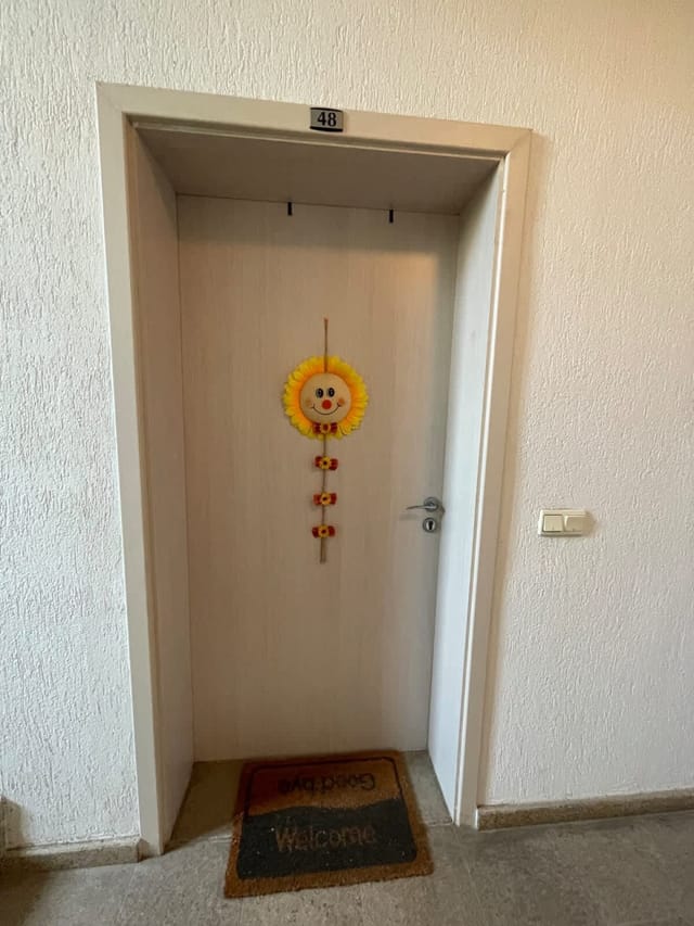 1BD Flat on the Beach with Parking