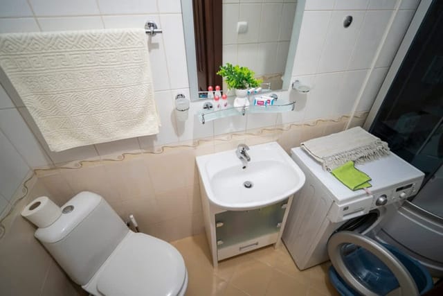 The Family Courtyard - Very LARGE 2BD Apartment