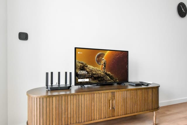 Modern & Quiet 1BR Near Center + Private Parking