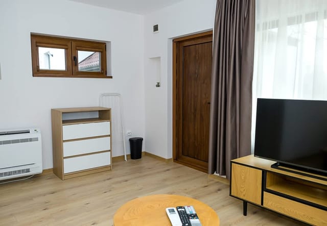 Private Villa with 5BD, Pool & Stunning Sea Views