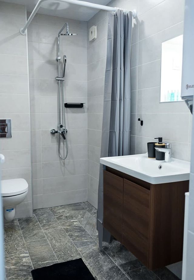 Private Villa with 5BD, Pool & Stunning Sea Views