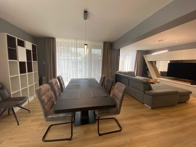 Gran Capital - Mountain View, Free Parking