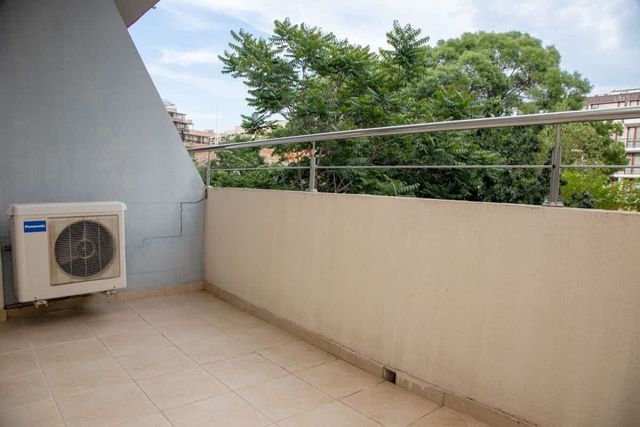 Studio with a balcony near the centre