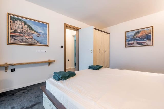 Villa Apple & Villa Cook - 8BD with heated pool