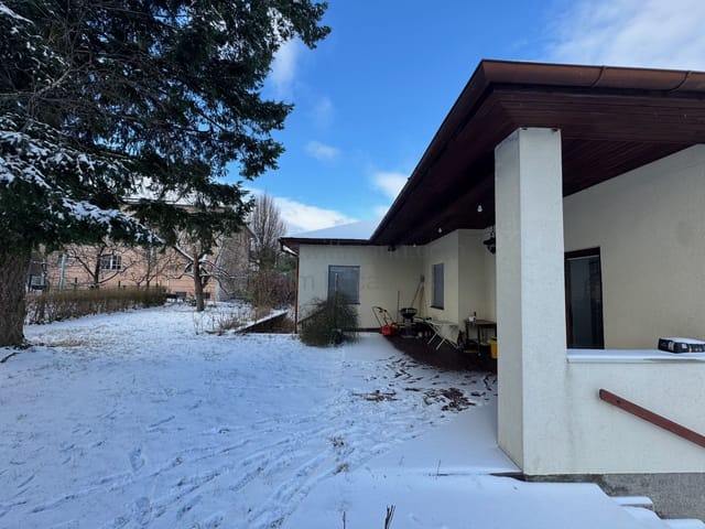 Location 520 - Photo 2