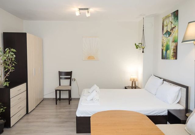 Cozy Sea-View Flat with Balcony in Galata, Varna