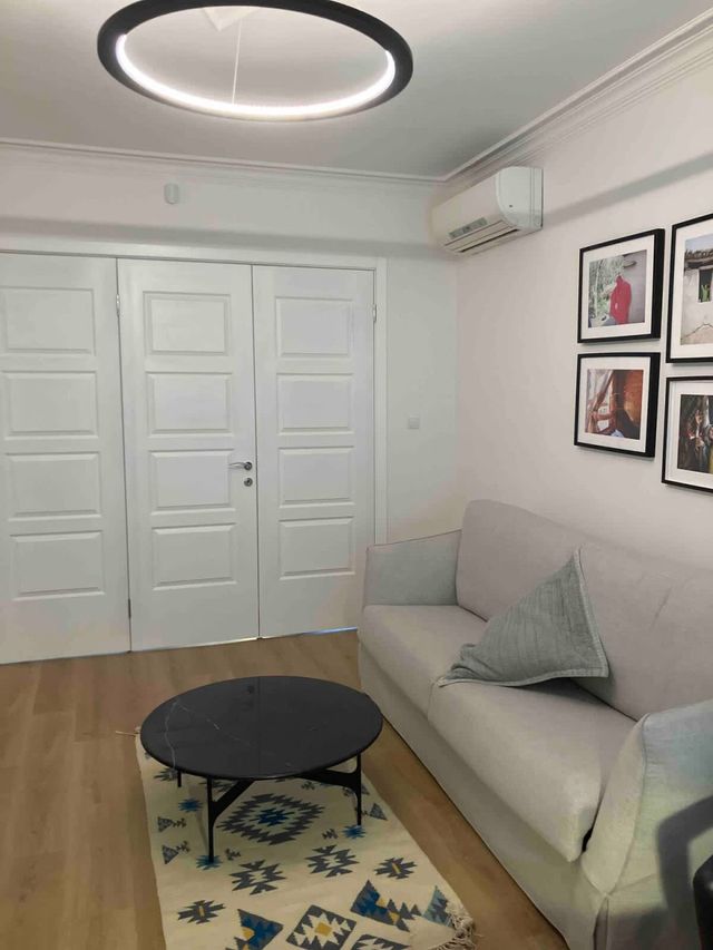 A French affair. With parking, style and elegance.