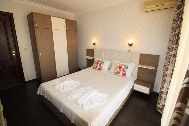 Comfortable Apartment With Sea View in Dolce Vita 2