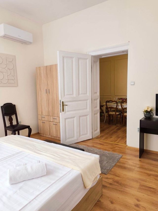 Apo Apartment - Top Center