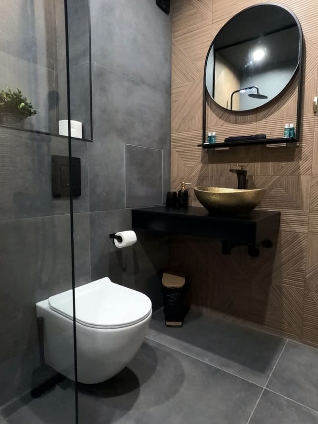 Contemporary Home with Balcony