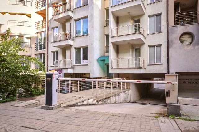 Spacious 2BD/2BA Flat - South Park & Vitosha Views