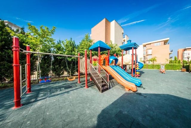 Holiday Cozy Apartament with Pool View