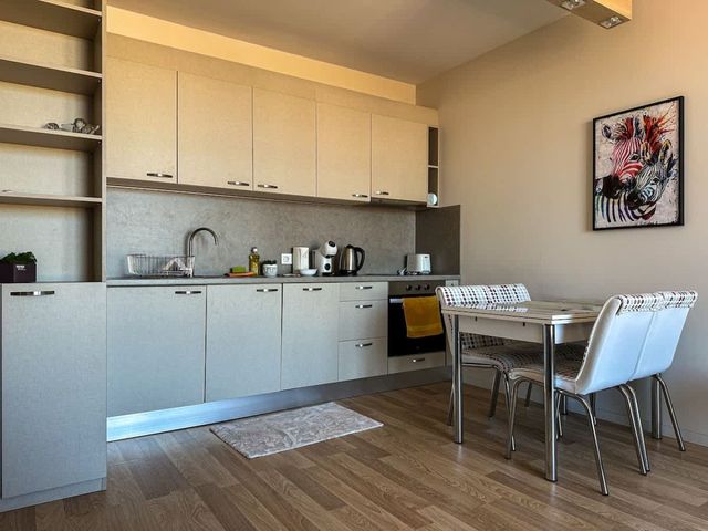 Quiet &amp; Comfortable Urban Retreat - Photo 2