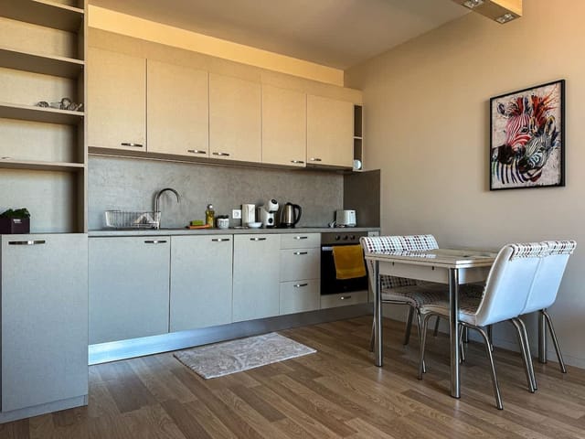 Quiet &amp; Comfortable Urban Retreat - Photo 2