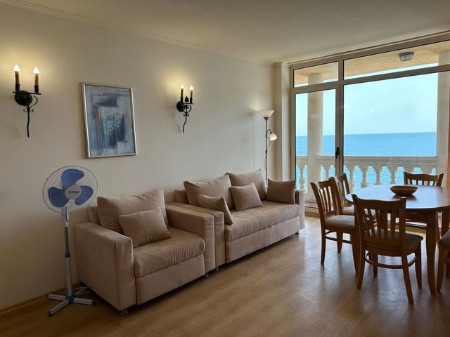 Atrium  Apartment with Sea View