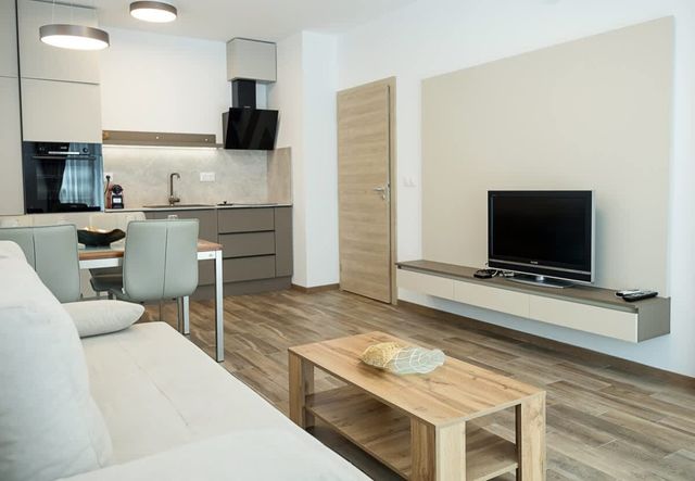 Chic One-Bedroom Getaway in Azur Deluxe Complex - Photo 3