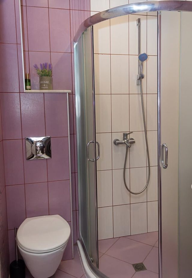 Black & White -1BD Flat in Varna Center