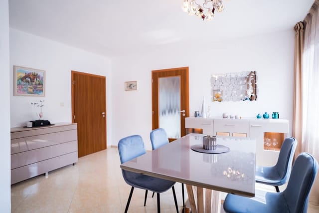 Black Sea Luxury 2bdrm Apartment