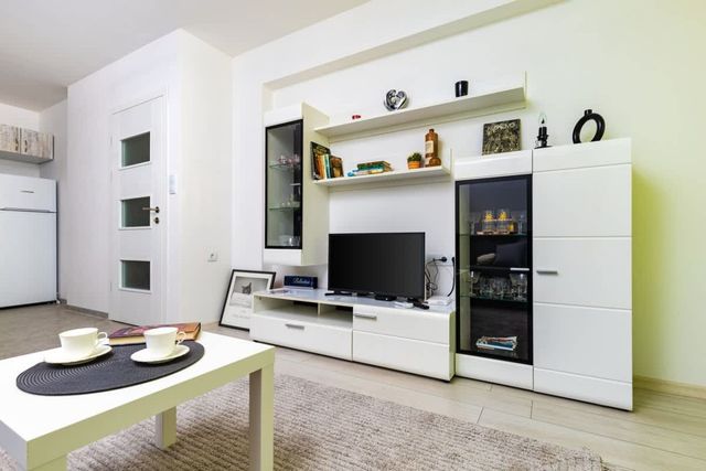Radiant Retreat: Bright 1BD Haven in Plovdiv