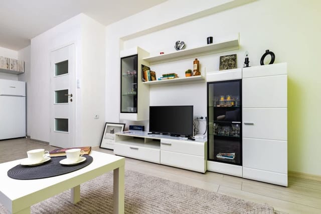 Radiant Retreat: Bright 1BD Haven in Plovdiv