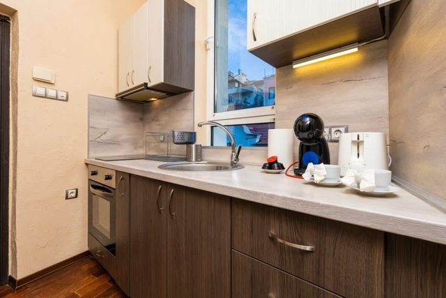 1BD Apartment with a Cute Balcony in Kapana - Photo 4