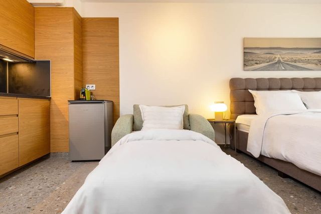 Downtown Modern Studio with Balcony