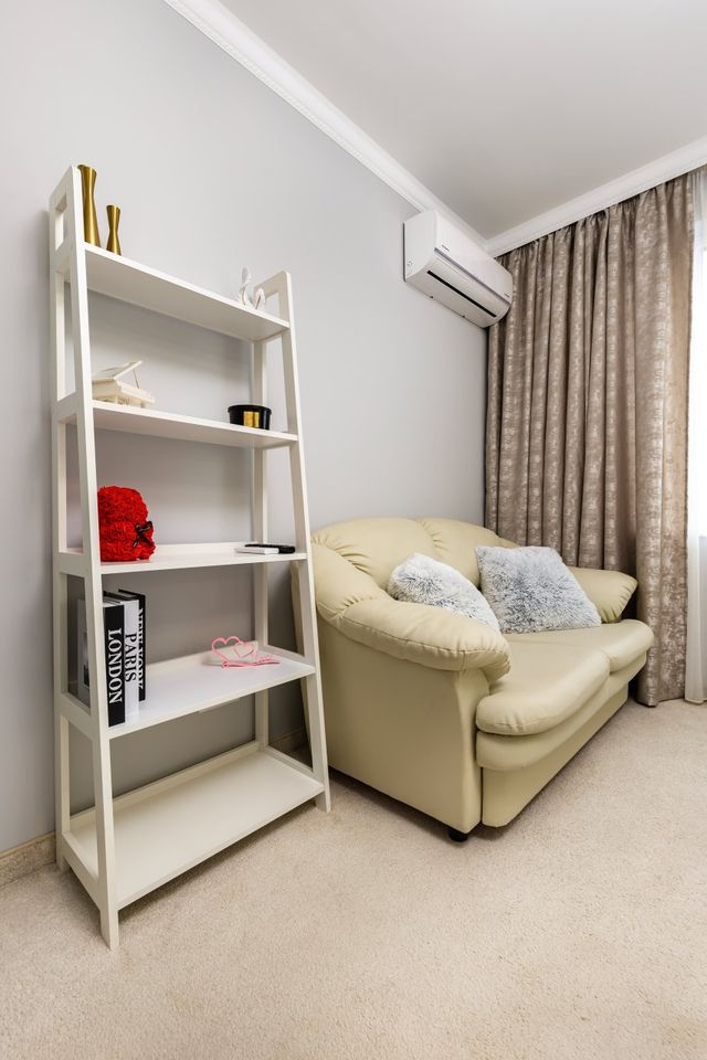 Sunny Modern 1BR Retreat with Cozy Balcony