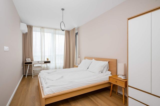 Spacious 2BR Apartment - Modern Design