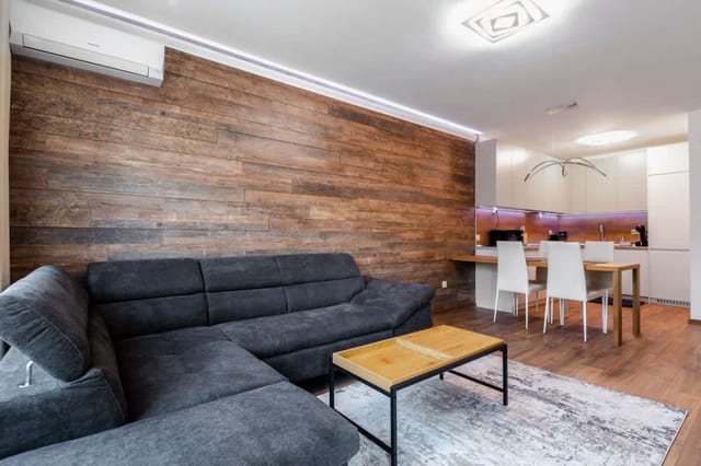 Stylish 1-bedroom Flat in Business District